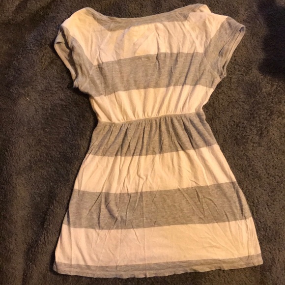 Gray and white flare top - Picture 2 of 3